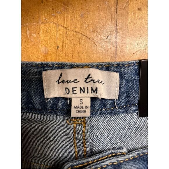 Love Tree Denim shorts scalloped hem size Small medium wash nwt (2169) - Picture 3 of 4